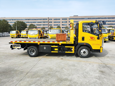 重汽豪沃國六藍(lán)牌清障車 城市道路救援的得力助手